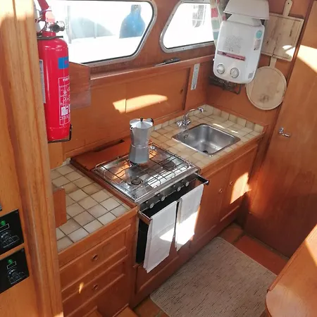 Botel Insolite, Peniche Hollandaise Cognac