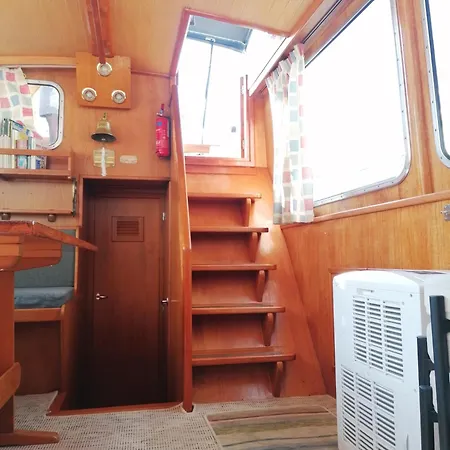 Insolite, Péniche Hollandaise Botel Cognac