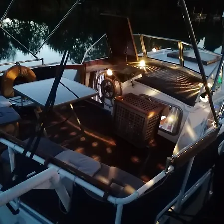 Insolite, Péniche Hollandaise Botel Cognac