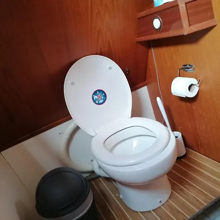 Úszó hotel Insolite, Peniche Hollandaise