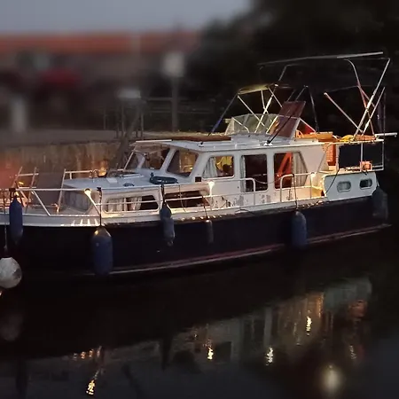 Insolite, Péniche Hollandaise * Cognac