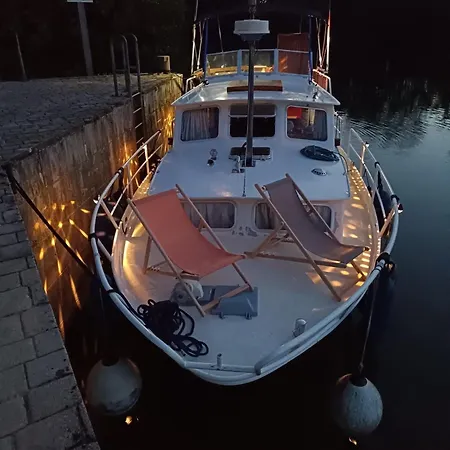 Insolite, Péniche Hollandaise