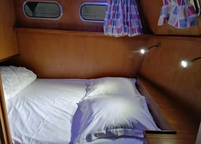 Insolite, Peniche Hollandaise Botel Cognac