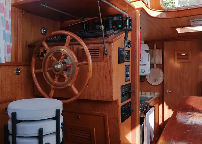 Botel Insolite, Peniche Hollandaise *