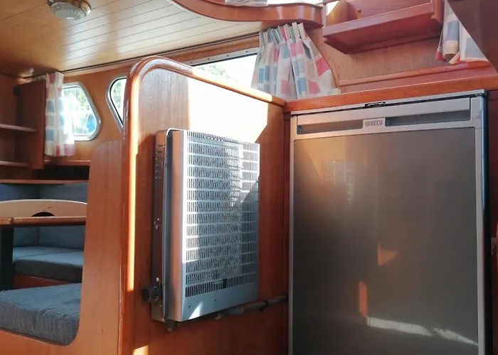 Botel Insolite, Peniche Hollandaise Cognac